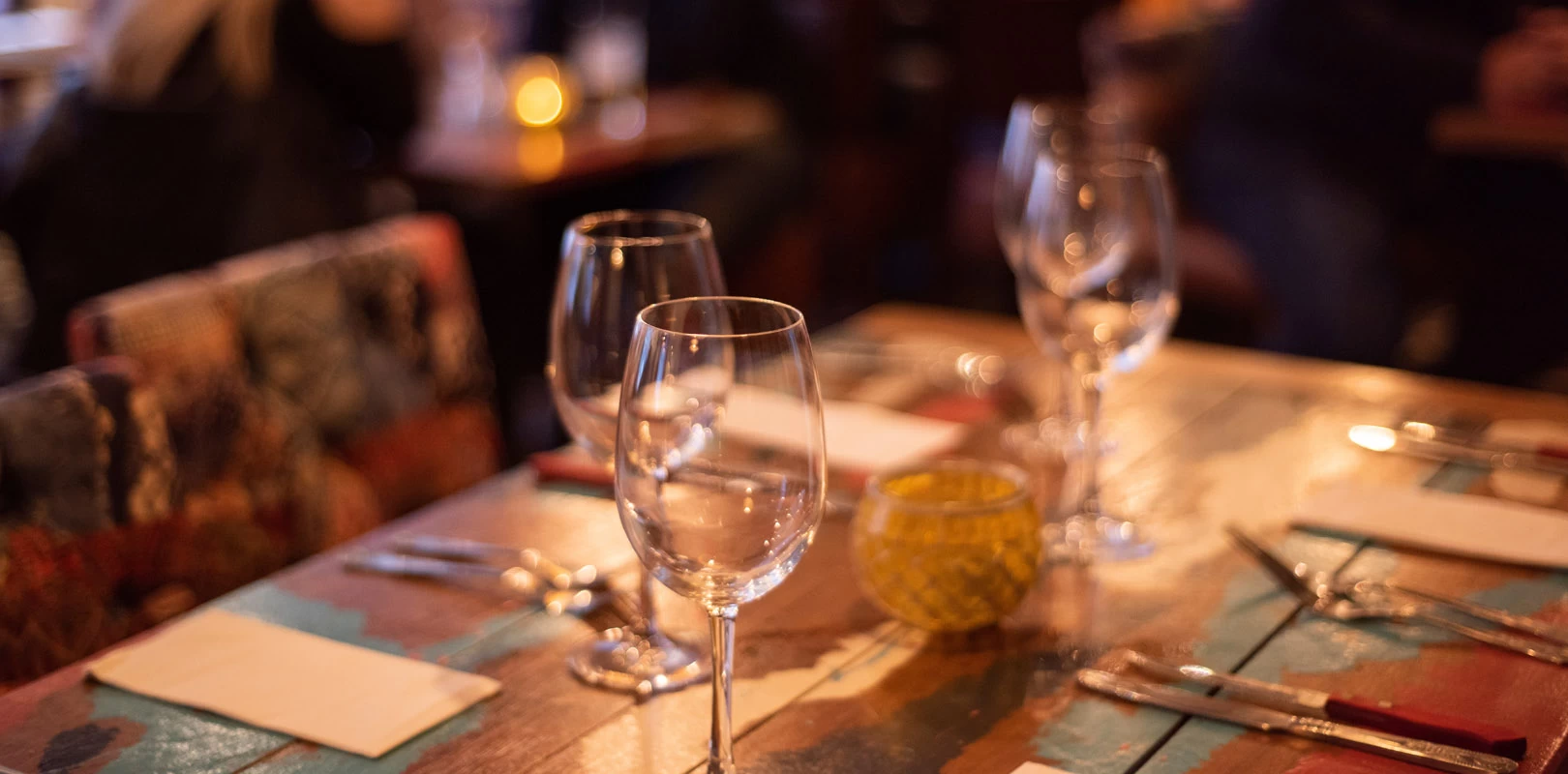Tipping in a restaurant, Filipino travel tips